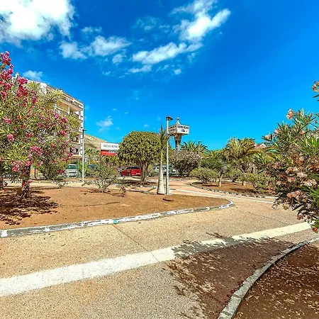 One Bedroom With Pool In Los Cristianos, San Marino Apartment Los Cristianos (Tenerife)