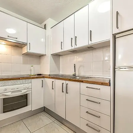 One Bedroom With Pool In Los Cristianos, San Marino Apartment