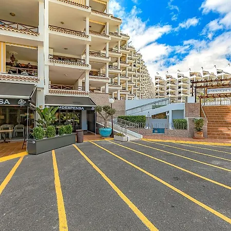 One Bedroom With Pool In Los Cristianos, San Marino * Los Cristianos (Tenerife)