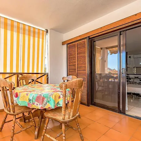 Apartment One Bedroom With Pool In Los Cristianos, San Marino *