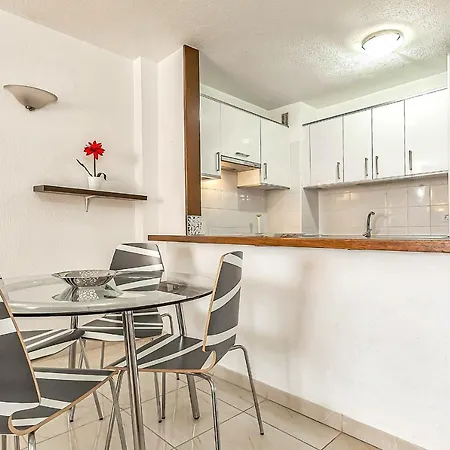 One Bedroom With Pool In Los Cristianos, San Marino *