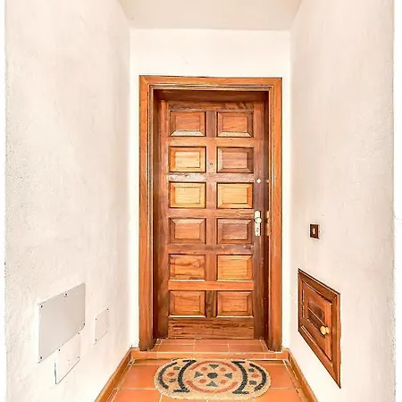 One Bedroom With Pool In Los Cristianos, San Marino *